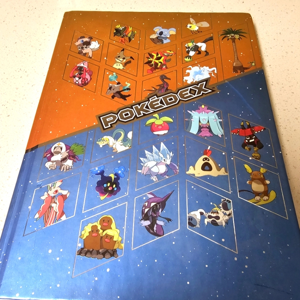 Pokémon Sun and Pokémon Moon: the Official Alola Region Collector's Edition Poké